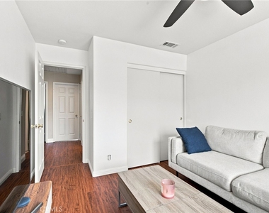 5689 Andover Way - Photo Thumbnail 32