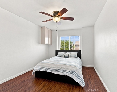 5689 Andover Way - Photo Thumbnail 34