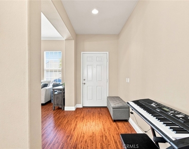 5689 Andover Way - Photo Thumbnail 7