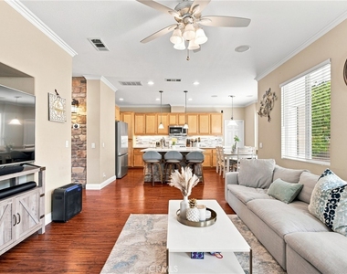 5689 Andover Way - Photo Thumbnail 6