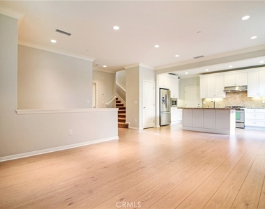 75 Thornhurst - Photo Thumbnail 2