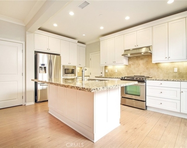 75 Thornhurst - Photo Thumbnail 4