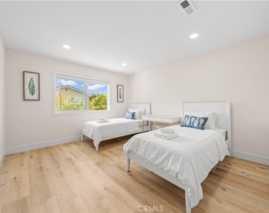 4311 Pioneer St - Photo Thumbnail 26