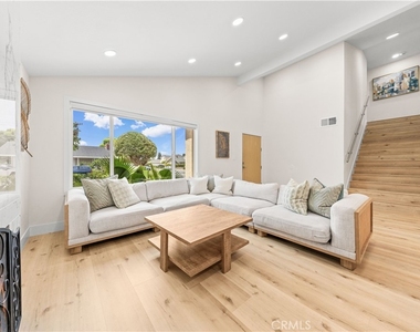 4311 Pioneer St - Photo Thumbnail 4