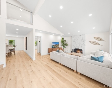 4311 Pioneer St - Photo Thumbnail 5