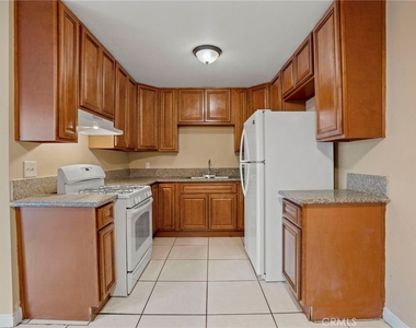 7037 Milton - Photo Thumbnail 4