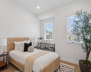 376 Hamilton Street - Photo Thumbnail 12