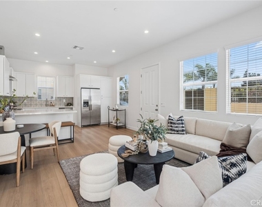 376 Hamilton Street - Photo Thumbnail 2