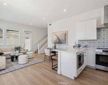 376 Hamilton Street - Photo Thumbnail 4
