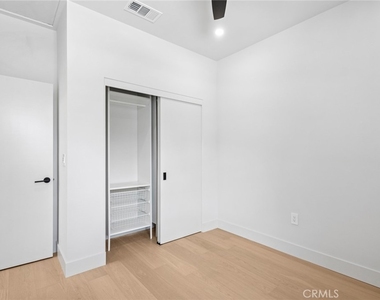 314 E 16th - Photo Thumbnail 9