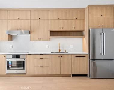 314 E 16th - Photo Thumbnail 1