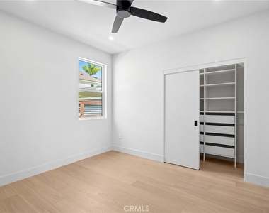 314 E 16th - Photo Thumbnail 5