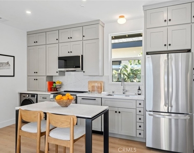 314 E 16th - Photo Thumbnail 1