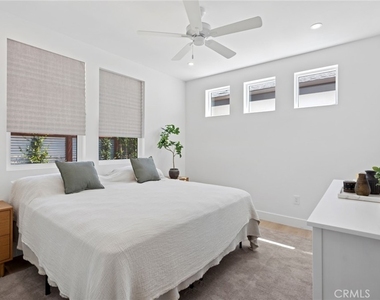 314 E 16th - Photo Thumbnail 4