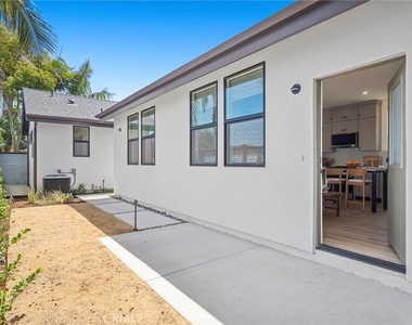 314 E 16th - Photo Thumbnail 9