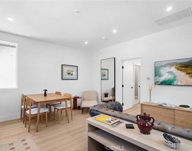 314 E 16th - Photo Thumbnail 1