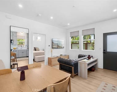 314 E 16th - Photo Thumbnail 2
