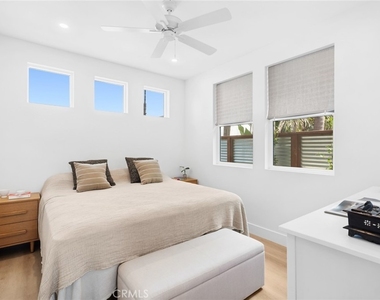 314 E 16th - Photo Thumbnail 5