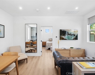 314 E 16th - Photo Thumbnail 3