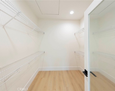 1806 Willowbluff Drive - Photo Thumbnail 13