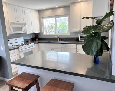 1421 Temple Heights Drive - Photo Thumbnail 1