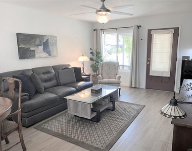 1421 Temple Heights Drive - Photo Thumbnail 6