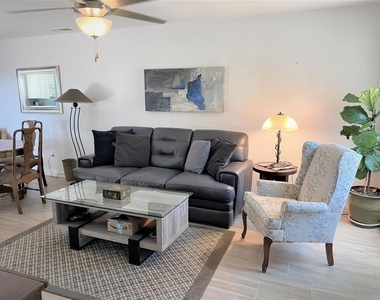 1421 Temple Heights Drive - Photo Thumbnail 7