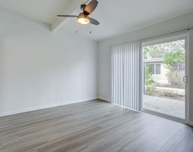 521 W 11th Avenue - Photo Thumbnail 3