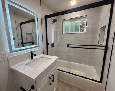 521 W 11th Avenue - Photo Thumbnail 9