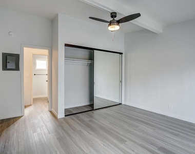 521 W 11th Avenue - Photo Thumbnail 5