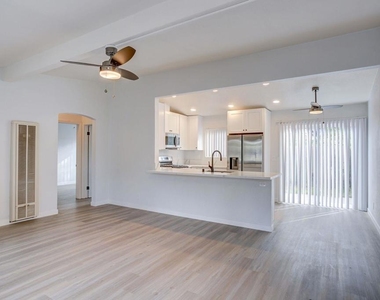 521 W 11th Avenue - Photo Thumbnail 7