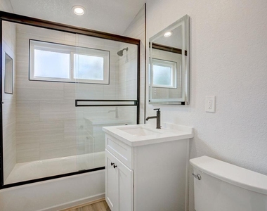 521 W 11th Avenue - Photo Thumbnail 8