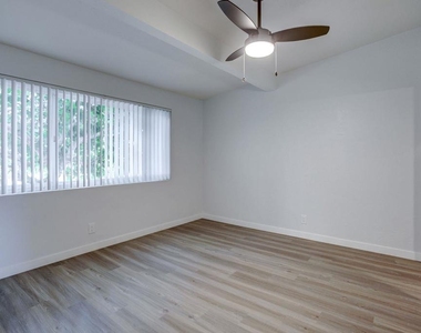 521 W 11th Avenue - Photo Thumbnail 6