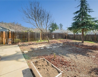19759 Oak Flat Road - Photo Thumbnail 4