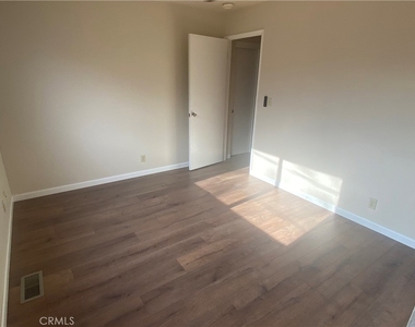 19759 Oak Flat Road - Photo Thumbnail 12