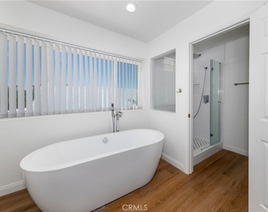 14743 Blue Grass Drive - Photo Thumbnail 21