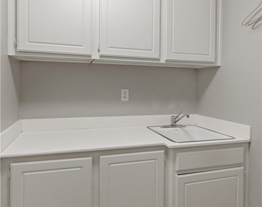 1472 Pinewood Drive - Photo Thumbnail 22