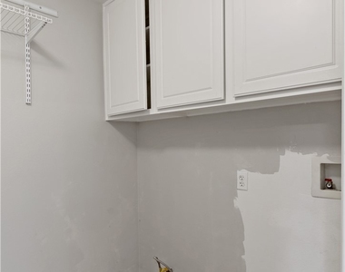 1472 Pinewood Drive - Photo Thumbnail 21