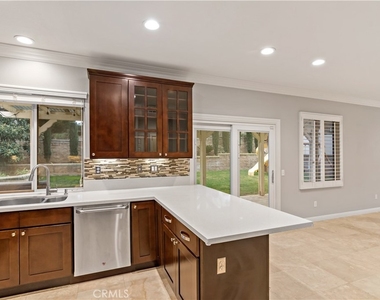 1472 Pinewood Drive - Photo Thumbnail 8