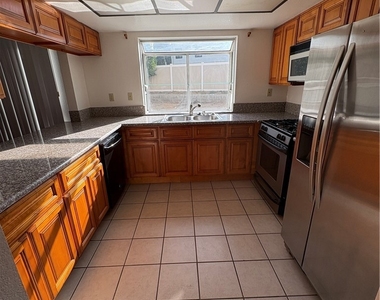 1524 Canterbury - Photo Thumbnail 2