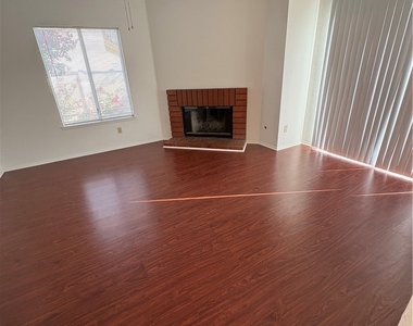 1524 Canterbury - Photo Thumbnail 4