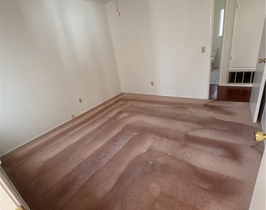 1524 Canterbury - Photo Thumbnail 15