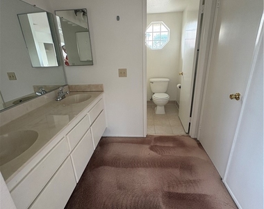 1524 Canterbury - Photo Thumbnail 12