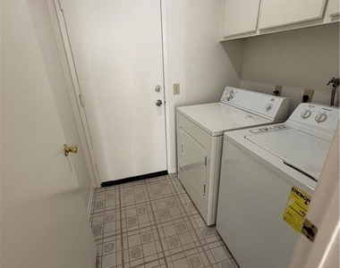1524 Canterbury - Photo Thumbnail 14