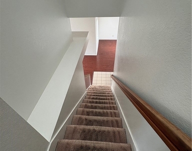 1524 Canterbury - Photo Thumbnail 7