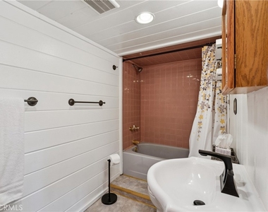 1171 N Grass Valley - Photo Thumbnail 15
