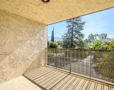 125 N Allen Avenue - Photo Thumbnail 6