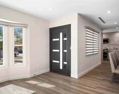 1365 Winchester Avenue - Photo Thumbnail 3