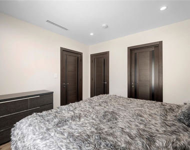 1365 Winchester Avenue - Photo Thumbnail 14
