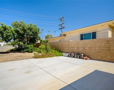 1365 Winchester Avenue - Photo Thumbnail 24